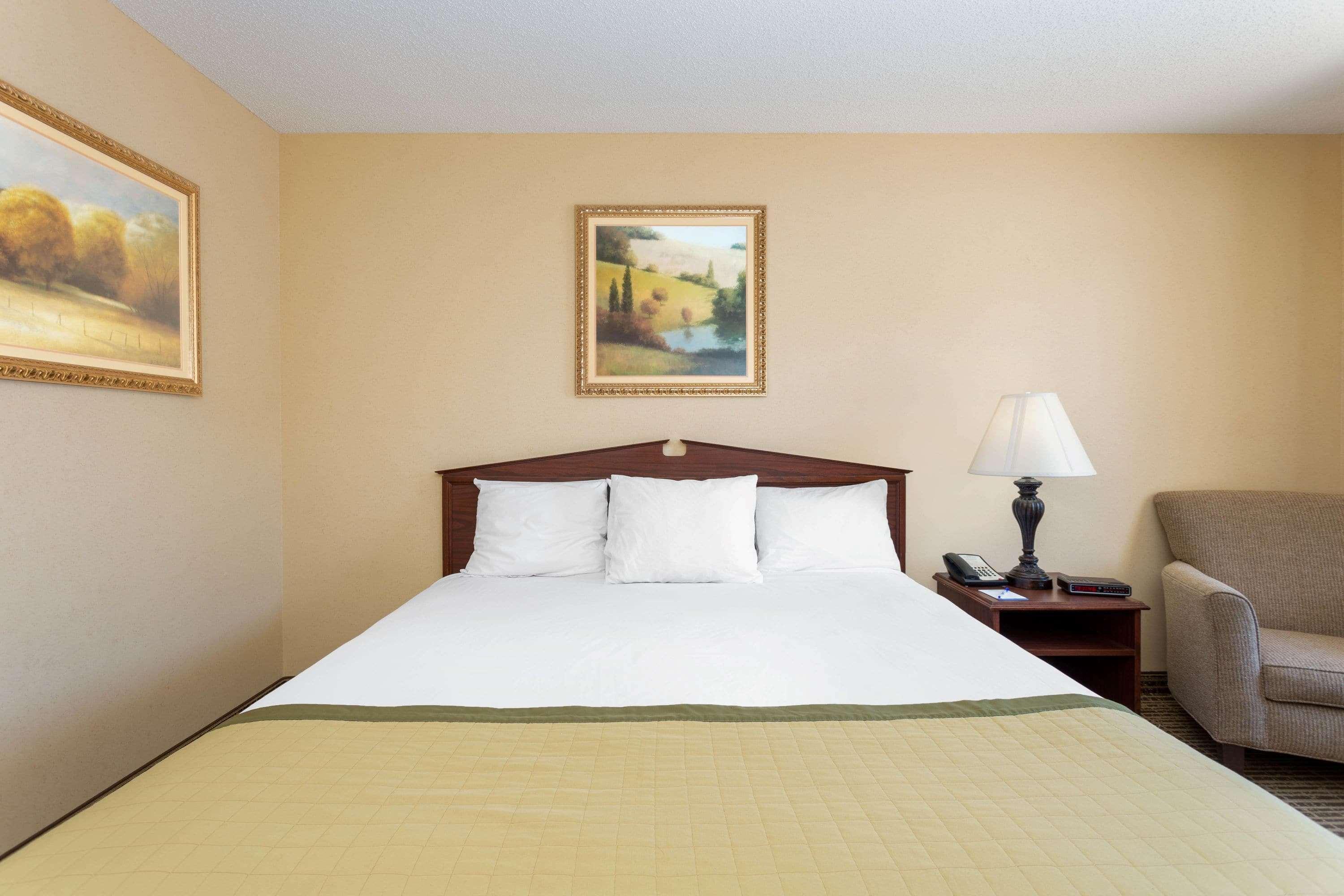 เบย์มอนต์ บาย วินด์แฮม อิสลีย์/กรีนวิลล์ Motel อีสลีย์ ภายนอก รูปภาพ