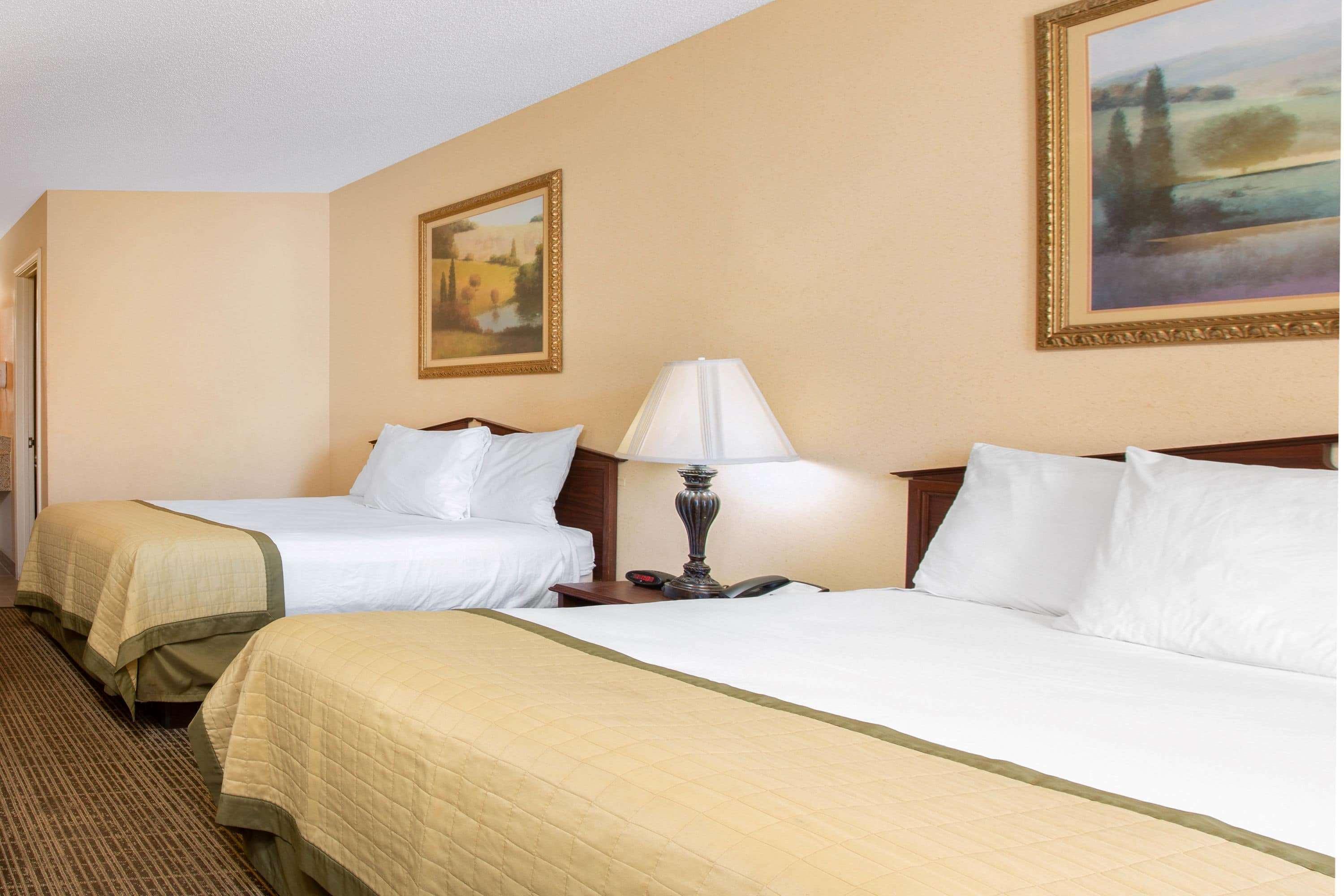 เบย์มอนต์ บาย วินด์แฮม อิสลีย์/กรีนวิลล์ Motel อีสลีย์ ภายนอก รูปภาพ